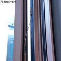 Ventana Abatible de Aluminio para Apartamentos en Altura, con Rotura de Puente Térmico, Triple Acristalamiento Low-E, Resistente a Impactos y con Malla de Seguridad