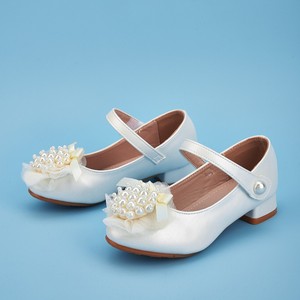 Chaussures <span class=keywords><strong>de</strong></span> <span class=keywords><strong>princesse</strong></span> pour filles en cuir PU avec perles, fleurs et nœuds, fermeture Velcro, talons compensés discrets en caoutchouc pour augmenter la hauteur - Product Image 4