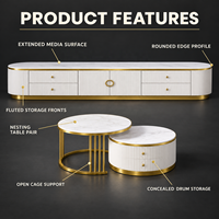 Ensemble de meuble TV et table basse WYRAX en deux pièces avec dessus aspect marbre blanc, coins arrondis, pieds dorés et rangement