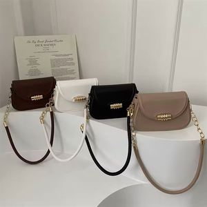 Bolso bandolera para mujer, bolso de mano moderno de cuero PU con efecto cocodrilo, bolso hobo de cuero vegano, bolso de mano elegante y chic. - Product Image 1