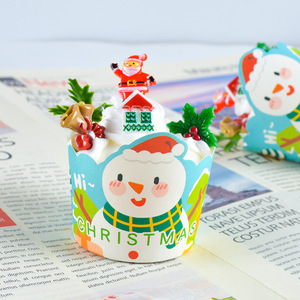 Imán de nevera 3D de PU con diseño de magdalena navideña, muñeco de nieve, Papá Noel y hojas de ajenjo - Product Image 4