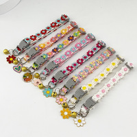 Collier pour animaux de compagnie en tissu doux réglable avec boucle en dacron ZeChengXi de style rétro brodé de fleurs faites à la main pour chats et chiens toutes saisons