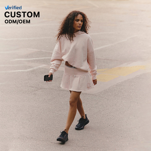 Ensemble survêtement personnalisé en molleton de coton 100% pour <span class=keywords><strong>femme</strong></span>, sweat-shirt à capuche oversize à épaules tombantes et jupe courte - Product Image 1