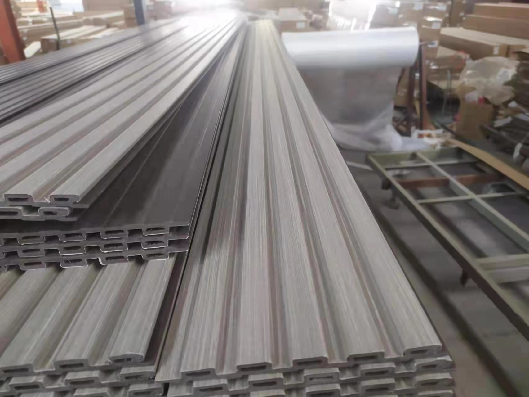 Indoor Decoration Wood Fluted Composite WPC Wall Panel 160mm x 24mm Waterproof