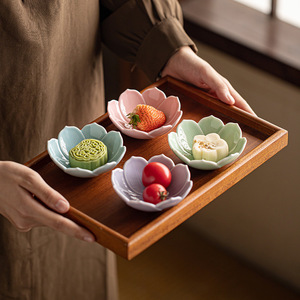Petite assiette en céramique en forme de fleur, plat en porcelaine pour fruits, thé, en-cas, décoration de mariage - Product Image 2