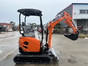 Miniexcavadora Hidráulica China de 1.8 Toneladas con Motor Kubota y Certificación EPA, Excavadoras con Opciones de Cucharón y Martillo Hidráulico para Norteamérica - Product Image 1