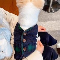 Gilet pour chien en polaire corail à carreaux de Noël certifié OEKO BSCI RoHS avec écharpe tricotée, manteau sans manches chaud pour l'hiver, taille XS-6XL