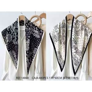 Bufanda triangular multifuncional de 135x60 cm con estampado de Paisley para mujer, accesorio de moda - Product Image 3