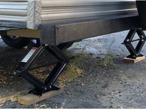Gato de tijera estabilizador Manual y eléctrico de 24 "para autocaravanas, remolques de viaje, gatos de coche de elevación de 2 toneladas - Product Image 3