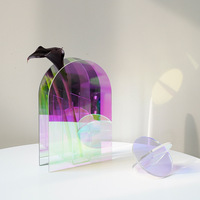 Vase floral moderne et contemporain élégant en acrylique transparent pour la décoration intérieure de centres de table pour le salon et le bureau Type de pierre