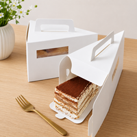 Boîte à gâteau triangulaire personnalisée avec poignée et fenêtre, emballage aseptique écologique portable, papier résistant à la graisse, couleur et taille personnalisées pour usage alimentaire