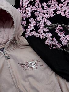 Felpa con Cappuccio Personalizzata con Logo Stampato, Pullover in Cotone con Design Patchwork, Stile Unico per Uomo - Product Image 6