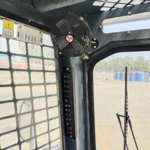 हॉट बिक्री वेसन मिनी स्किड स्टीड लोडर 4x4 ट्रैक व्हील लोडर मशीन 1100 किलोग्राम 1200 किलोग्राम बाल्टी क्षमता जापानी एपा यानमार इंजन पंप - Product Image 5