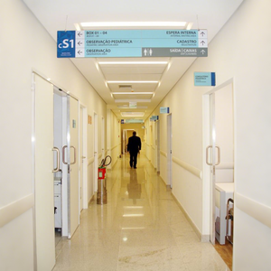 Panneau de signalisation directionnel autoportant pour extérieur, panneau d'orientation lumineux en métal pour signalisation de type pilier - Product Image 4