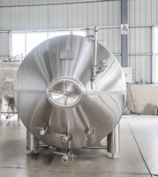 Unitank horizontal pour bière artisanale de 1000L à 5000L, avec réservoir sous pression, contrôle PLC et pompe.