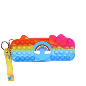 Estuche de Silicona Hengyao con Diseño de Burbujas Popit, Portalápices con Forma de Oruga, Bolsa con Cierre para Bolígrafos - Product Image 3