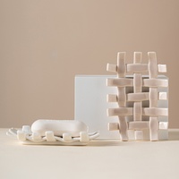 Artisanat en céramique tissé minimaliste moderne, porte-savon à filtre à eau, ornements en céramique, décorations douces pour la maison haut de gamme en gros