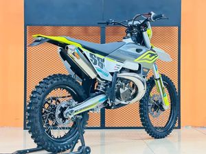 Hengjian S6-MT250 PRO Moto tout-terrain monocylindre à deux temps refroidie à l'eau Version haute - Product Image 4