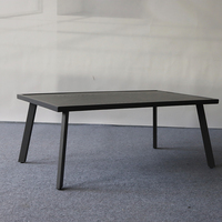 Ensemble de meubles de patio extérieur gris anthracite 4 pièces : causeuse, 2 fauteuils, table basse rectangulaire, structure métallique pour jardin et cour arrière