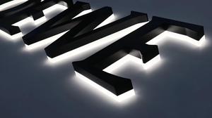 공장 직접 주문 제작 블랙 아크릴 LED 헤일로 라이트 채널 문자 비즈니스 매장 전면 디스플레이에 대한 백라이트 사인 편지
