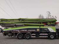 Camion pompe à béton diesel Zoomlion Mercedes Benz 59m, année 2021, équipement d'occasion, distance de transport verticale maximale de 59m, moteur