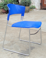 Chaise de conférence de formation en plastique empilable au design moderne pour l'école, l'hôtel, la maison, le bureau ou l'hôpital