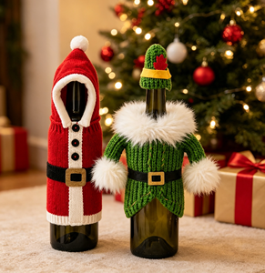 Offre Spéciale : Ensemble de housses tricotées pour bouteilles de vin de Noël – Décorations classiques en tenue de Père Noël pour la table de fête - Product Image 4