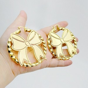 Boucles d'oreilles clous en acier inoxydable plaqué or 18 carats avec motif de personnage de dessin animé personnalisé, style Jiayiou, pour femme, tendance, idéales pour les fêtes, en dropshipping - Product Image 2