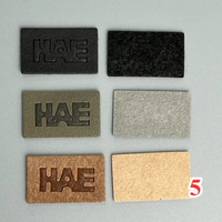 Patch en cuir personnalisé pour vêtements, logo en relief, étiquette de marque sur mesure pour jeans, patch en cuir pour jeans