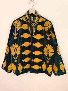 Chaqueta Bomber Bordada en Terciopelo Hecha a Mano con Motivo Suzani de Granada, Reversible y Ecológica, Estilo Bohemio de Invierno - Product Image 2