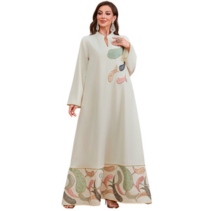 <span class=keywords><strong>Robe</strong></span> longue musulmane brodée en polyester à manches longues pour femme, col en V, style ethnique arabe, Jalabiya de Dubaï, pour le Moyen-Orient - Product Image 5