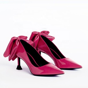 Escarpins de soirée pour femme en cuir verni brillant, à talon aiguille haut et fin, avec grand nœud arrière, style bureau - Product Image 5