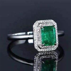 Classique européen <span class=keywords><strong>diamant</strong></span> bijoux en pierres précieuses avec <span class=keywords><strong>prix</strong></span> 18k or 0.85ct naturel vert vif émeraude <span class=keywords><strong>bague</strong></span> pour les femmes - Product Image 2