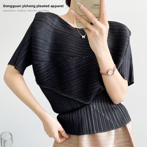 T-shirt da <span class=keywords><strong>donna</strong></span> Miyake plissettata a tinta unita in poliestere, elegante, con laccio in vita, maniche a pipistrello, collo alto, estiva 2025 - Product Image 3