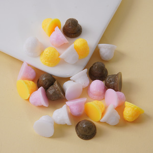 Accessoires de jouets en forme de tête de crème glacée miniatures et réalistes de 1,1 cm, matériel de décoration en argile beurrée fait main pour le bricolage - Product Image 1