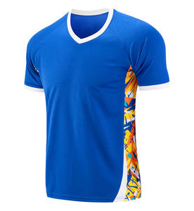 เสื้อยืดกีฬาผู้ชายสีขาว คอวี แขนสั้น แห้งเร็ว ผ้าถัก ลายสีสันสดใส ทรงปกติ - Product Image 4
