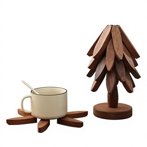 Posavasos de Madera Hecho a Mano con Forma Personalizada, Diseño Navideño Ecológico, Resistente al Calor, para Ollas, Platos y Tazones Calientes - Product Image 1