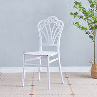 Vente en gros de chaises de mariage Chiavari en résine plastique dorée pour hôtel événement commercial à vendre