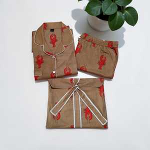 Conjunto de Pijama de Algodón para Mujer, Estampado de Langosta Marrón, Ropa de Dormir Suave, Conjunto de Dos Piezas para Descansar - Product Image 2