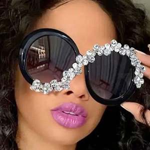 Lunettes de soleil de luxe tendance 2025 avec logo personnalisé, grandes montures, verres diamantés, protection UV400, surdimensionnées, rondes, en cristal, pour femmes - Product Image 1