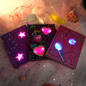 Toptan özelleştirilmiş Oem <span class=keywords><strong>Mini</strong></span> Glow günlüğü çocuklar okul DIY taşınabilir Led ışık up kağıt defter - Product Image 2