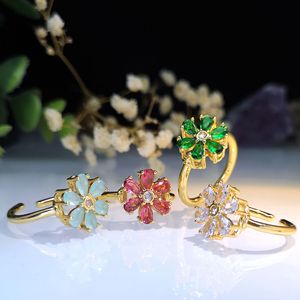 Anello con Piccolo Fiore, Anello Floreale da Dito per Donne - Product Image 2