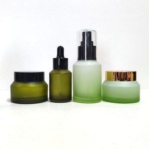 Flacon compte-gouttes en verre dépoli transparent Fancy Beauty 15ml 30ml 60ml 100ml, cylindrique à épaule inclinée, pour huiles essentielles et sérums, personnalisable - Product Image 5