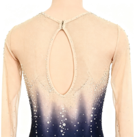 Robe de patinage artistique à manches longues dégradé bleu marine avec dos découpé et strass pour performance de danse sur glace pour enfants