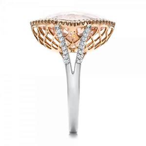 Elegante Anello Moda con Accenti Champagne, Gioiello Regolabile in Lega Bicolore, Stile Moderno e Minimalista - Product Image 4
