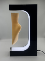 Support de présentation rotatif flottant en acrylique à lévitation magnétique moderne pour modèle de pied en forme de chaussette pour vitrine de magasin d'exposition