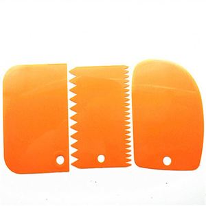 Nouvel ensemble de spatules trois couleurs, spatule à crème en plastique pour gâteau, durable et facile à nettoyer L0252/2 - Product Image 3
