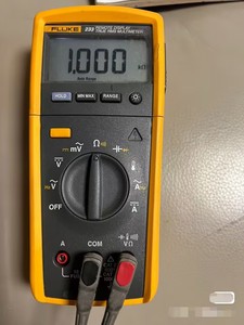 Multímetro Digital con Pantalla Remota Fluke 233 Usado - Product Image 4