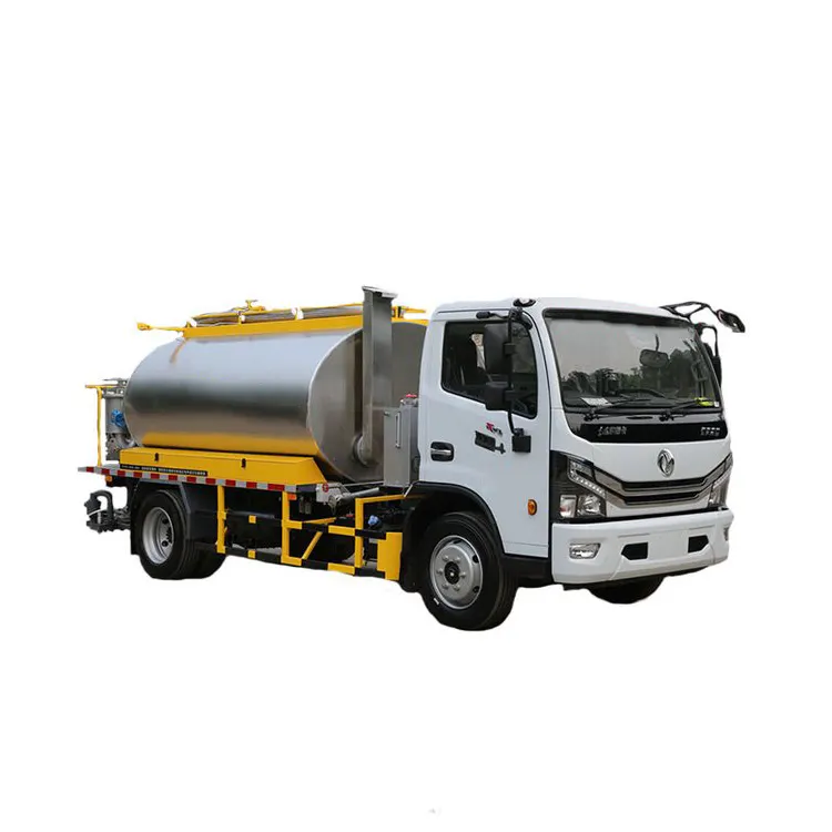 Distributeur d'asphalte DongFeng Pulvérisateur d'émulsion de bitume pour camion Largeur de pulvérisation 7000mm à vendre