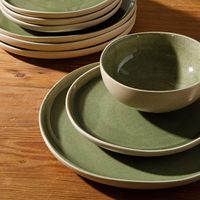 Service de table en grès vert moucheté EKA, 12 pièces, fait main, céramique à glaçure réactive, assiettes et bols, style rustique, écologique